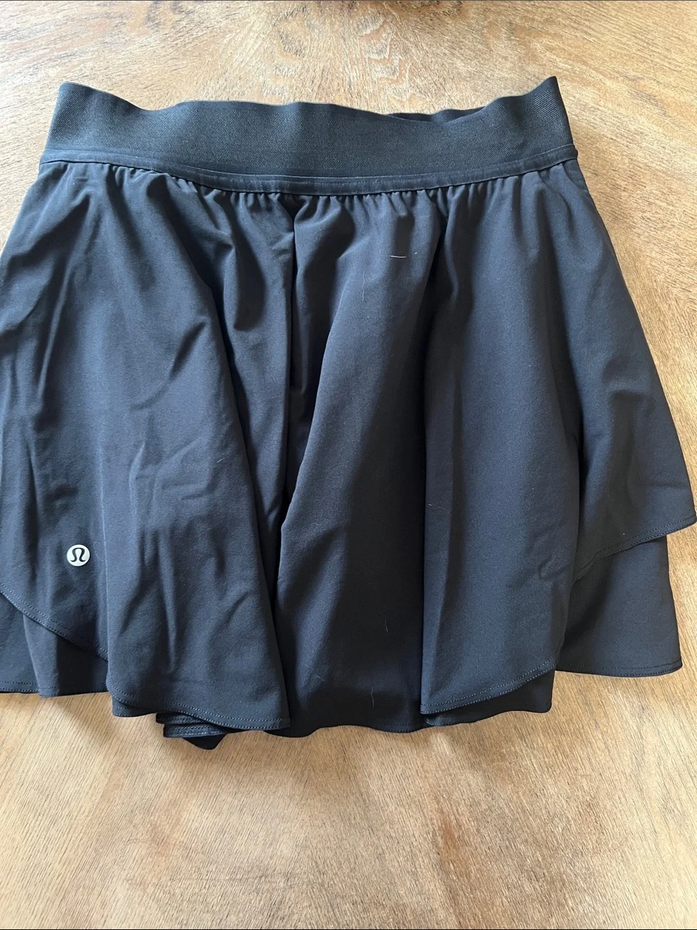 lululemon court revival high rise Black Flowy Athletic Skort size 6